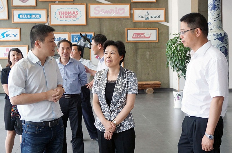 浙江省委常委宣传部部长葛慧君前来和信参观视察